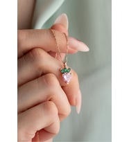 925 Ayar Gümüş Pembe Zirkon Taşlı Kalpli Çilek Kolye
