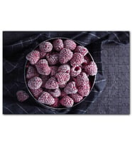 Cakapuzzle Tabakta Donmuş Ahududular Siyah Kumaş Zemin Puzzle Yapboz MDF (Ahşap) (120 Parça)