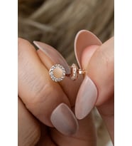 925 Ayar Gümüş Rose Kaplama Minimal Zirkon Taşlı Yuvarlak Küpe