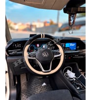 Vw T-Roc Dikme Direksiyon Kılıfı Parlak Siyah Bej Detaylı Bej Çift Yüzük ve Dikiş 2022-2026