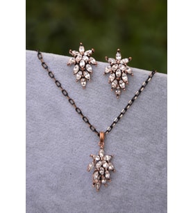 STONEAGE Zirkon Taşlı Otantik Bayan Set Küpe ve Zincir Hediyeli Kolye