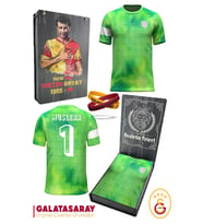 Galatasaray Orijinal Lisanslı Muslera Match Day Çocuk T-shirt + Bileklik Set Hediyelik Ahşap Kutulu (Yeşil)
