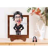 BK Gift Kişiye Özel Kadın Pilot Karikatürlü Ahşap Standlı 3D Biblo-1 (Beyaz)