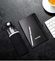 Kişiye Özel Beyaz Touch Pen & Siyah Defter & Özel Kılıflı 500Ml Cam Matara Hediye Seti