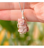 Ham Pembe Opal Taşı Kolye - Tel Sargılı