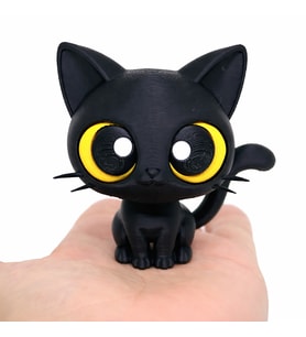 Sevimli Siyah Kedi Figürü – 3D Baskı Dekoratif Kedi Heykeli – Masaüstü Ev Dekoru (Beyaz-Siyah-Sarı)