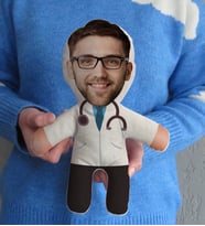 BK Gift Kişiye Özel Fotoğraflı Erkek Doktor Bebek Yastık-1 (Beyaz)