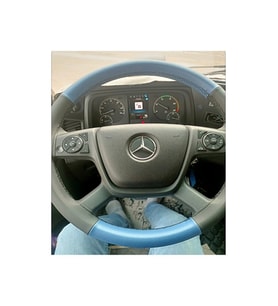 DİKİŞLİ DİREKSİYON KILIFI MAVİ/SİYAH DERİ SİYAH DİKİŞLİ MERCEDES TIR KAMYON İÇİN