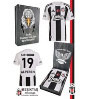 Beşiktaş Orijinal Forma Kişiye Özel 24-25 Çubuklu Siyah-Beyaz Forma Ahşap Kutulu