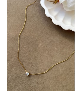 Diamond Touch Kolye – Tek Taş Işıltılı Minimal Altın Ton Zarafet 40+5 cm