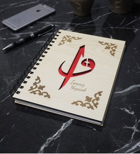 Kişiye Özel Elif Vav Desenli Ahşap Kapaklı Defter - Ajanda - İsme Özel - A5 60 Yaprak (120 SAYFA) Hediyelik (Kırmızı)