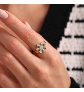 Baget Detaylı Altın Taşlı Yüzük Emerald