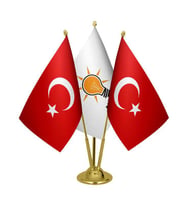 Masa Üstü Ak Parti Bayrağı Türk Bayrağı Üçlü Pirinç Direk Masa Bayrak Seti