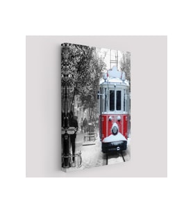 Karlı Bir İstiklal Caddesi ve Nostaljik Tramvay Tablosu-6404