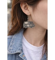 Vintage Minibüs Figürlü Gümüş Renk Unisex Sallantılı Günlük Küpe