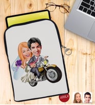 BK Gift Kişiye Özel Evleniyoruz Karikatürlü Taşınabilir Koruyucu Tablet Kılıfı & Organizer Çanta - Siyah-8