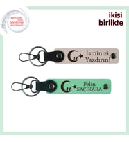 Milli Temalı Kişisel Armağan – İsim Yazılabilir Çocuk Ve Ayyıldız Anahtarlık x2, Pudra-Yeşil