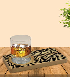 BK Gift Kişiye Özel Modern Art Tasarımlı Doğal Ahşap Tabaklı Viski Bardağı Sunum Seti Model 18