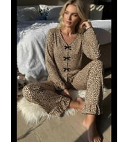 Fantezia Night Kadın Uzun Kollu Leopar Desenli Fiyonklu Ev Giyim Pijama Takımı