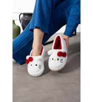 Hello Figürlü Kurdela Detaylı  Fiyonklu Kışlık Unisex Ev Terliği  Kaydırmaz Taban (Kırmızı-Beyaz)
