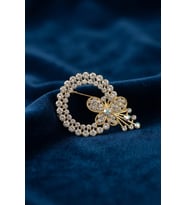 Kelebek Detaylı Zirkon Taşlı Gold Renk Broş