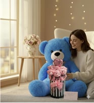 Premium 90 cm Peluş Ayı ve Silindir Kutuda, Kalpli Balonlu 6’lı Pembe Ayıcık Buketi (Koyu Mavi)