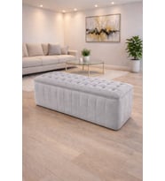 Kapitone dilimli puf bench, modern dekor için lüks görünüm