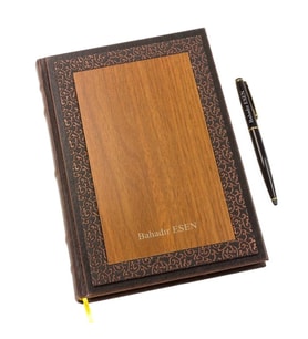 Kişiye Özel Deri İşlemeli Ahşap Büyük Boy Defter ve Kalem Seti