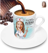 Nihayetinde Hemşire Kolay Yetişmiyor Kişiye Özel Karikatürlü Türk Kahvesi Fincanı (Beyaz)