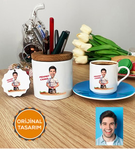 Kişiye Özel Karikatürlü Aşçı Hediye Seti Türk Kahvesi Fincanı, Kalemlik, Anahtarlık Erkek Aşçıya Hediye (Mavi)