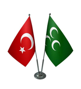 Masa Üstü Yeşil Üç Hilal Bayrağı Türk Bayrağı İkili Krom Direk Masa Bayrak Seti
