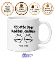 Mesaide Uyuyan Arkadaşa Gözü Yarı Açık Nöbetçi Esprili Kupa Bardak Hediye