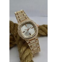 Rose Gold Kordonlu Yeni Moda Taş Desenli Kadın Kol Saati 1064