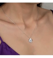 Swarovski Taşlı Gümüş Çiçek Bayan  Kolye
