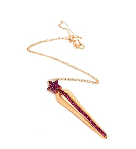 Pembe zirkon taşlı yıldız figürlü gümüş üzerie rose altın kaplama modern yıldız kolye