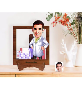 BK Gift Kişiye Özel Erkek Eczacı Karikatürlü Ahşap Standlı 3D Biblo-3 (Beyaz)