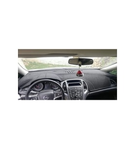 Opel Astra J Modellerine Uygun Torpido Koruma Halısı Siyah Kenar Renk Kırmızı