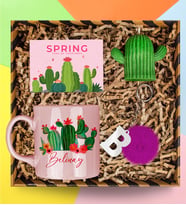 eJOYA Kişiye Özel Tasarım Kupa & Ponpon Anahtarlık & Kaktüs Mum Hediye Kutusu 112946
