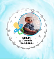 Kişiye Özel Erkek Bebek Resimli İsimli Yıldızlar Emzikli Kapak Magnet Açacak