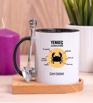 Kişiye Özel Yengeç Burcuna Hediye Ahşap Altlıklı Siyah Kupa Bardak