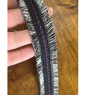 LİLA MOR DESENLİ RENKLİ ÇİFT PÜSKÜLLÜ ŞERİT DİKİŞ GİYİM AKSESUARI EN 3 CM (1 METRE )