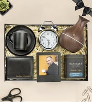 Premium Kahve Fincanı,Masa Saati,Koku Difüzörü,Cüzdan,Selamlıque Kahve Ve Fotoğraflı Çerçeve Hediye Seti