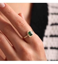 Altın Baget Yüzük Emerald