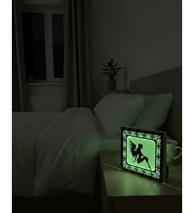 Işığın Zarafetle Buluştuğu Nokta: Melek Figürlü Dekoratif Gece Lambası Yeşıl