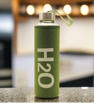 H2O Cam Su Matarası Yeşil Kumaş Kılıflı (Lacivert)