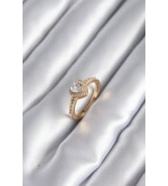 Mey İthalat® Pirinç Renk Zirkon Taşlı Kalp Charm Model Kadın Yüzük