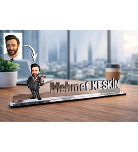 Kişiye Özel İşletme Sahibi Karikatürlü 30 cm Ayna Pleksi Masaüstü İsimlik - Müdüre Hediye Terfi ve Ofis Hediyesi