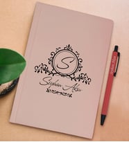 BK Gift Kişiye Özel İsimli Pudra Pembesi Sert Kapaklı Defter ve Tükenmez Kalem Seti, Arkadaşa Hediye, Yeni İş Hediyesi, Doğum Günü Hediyesi (Model 20)