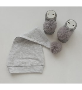Hoşgeldin Bebek,   Yenidoğan Erkek Bebek,  Gri Şapka Ponpon Çorap  Hediye Seti