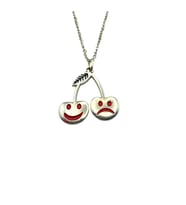 Sad & Happy Cherry Unisex Kolye – Mutlu ve Mutsuz Kiraz Figürlü Tasarım